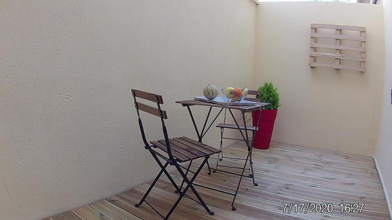 Joli Petit Studio Pres Du Phare Calais Exterior photo